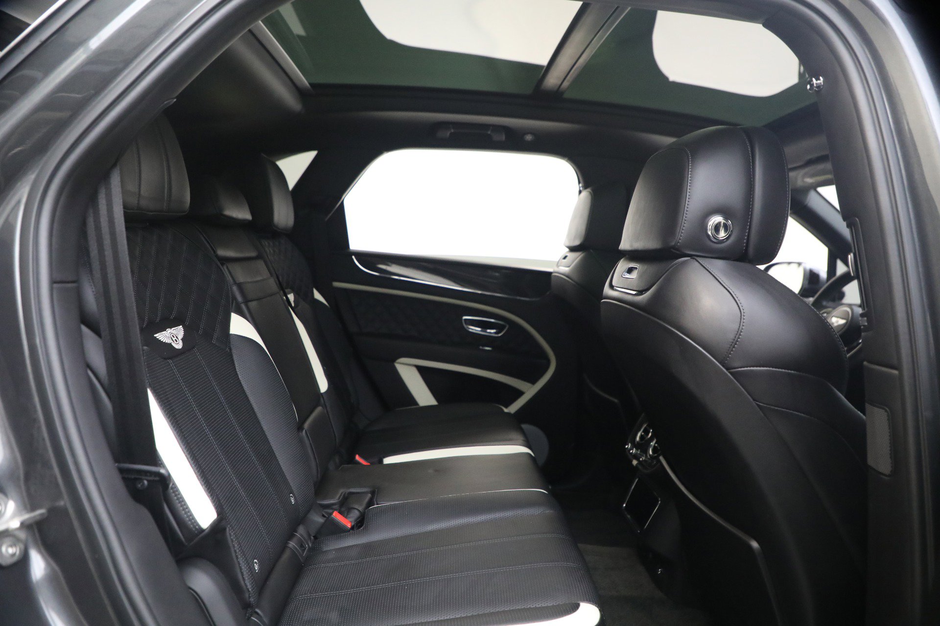 Used 2022 Bentley Bentayga Speed image 25