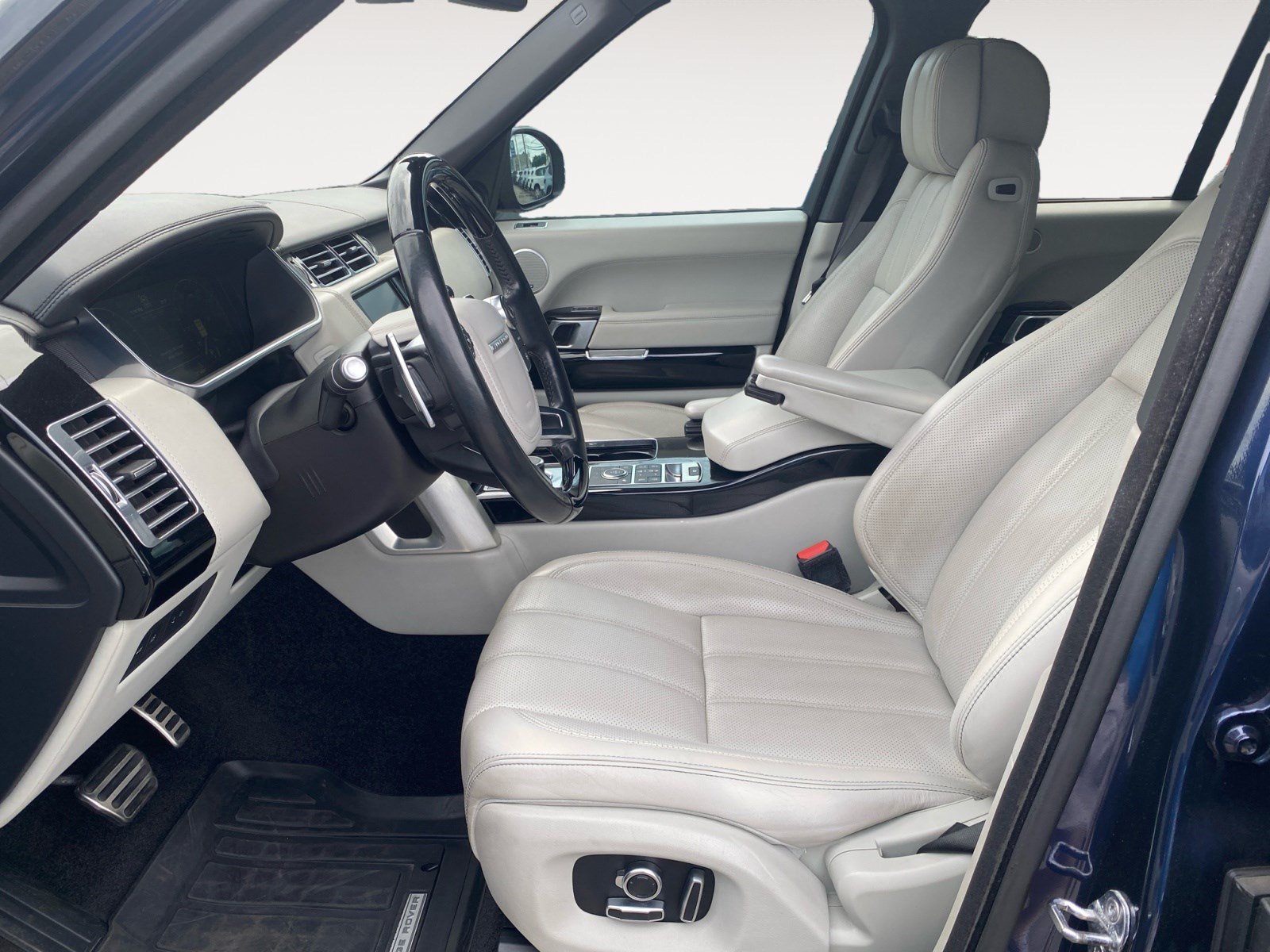 Used 2016 Land Rover Range Rover Autobiography AWD/4WD image 17
