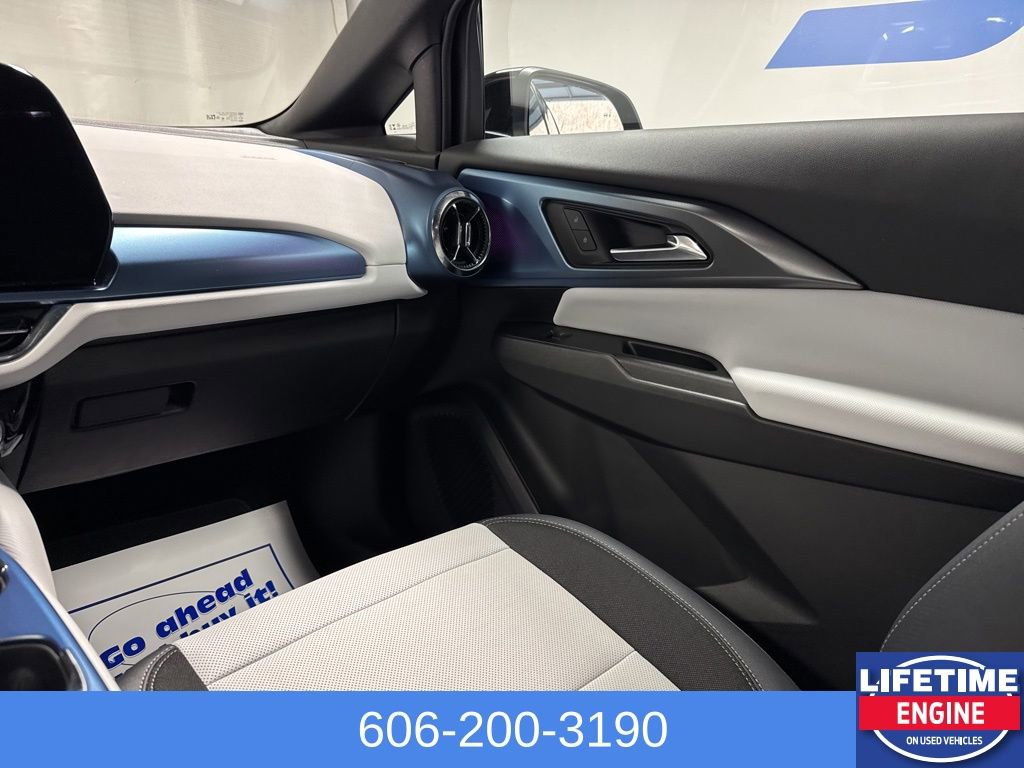 Used 2025 Chevrolet Equinox EV LT image 18