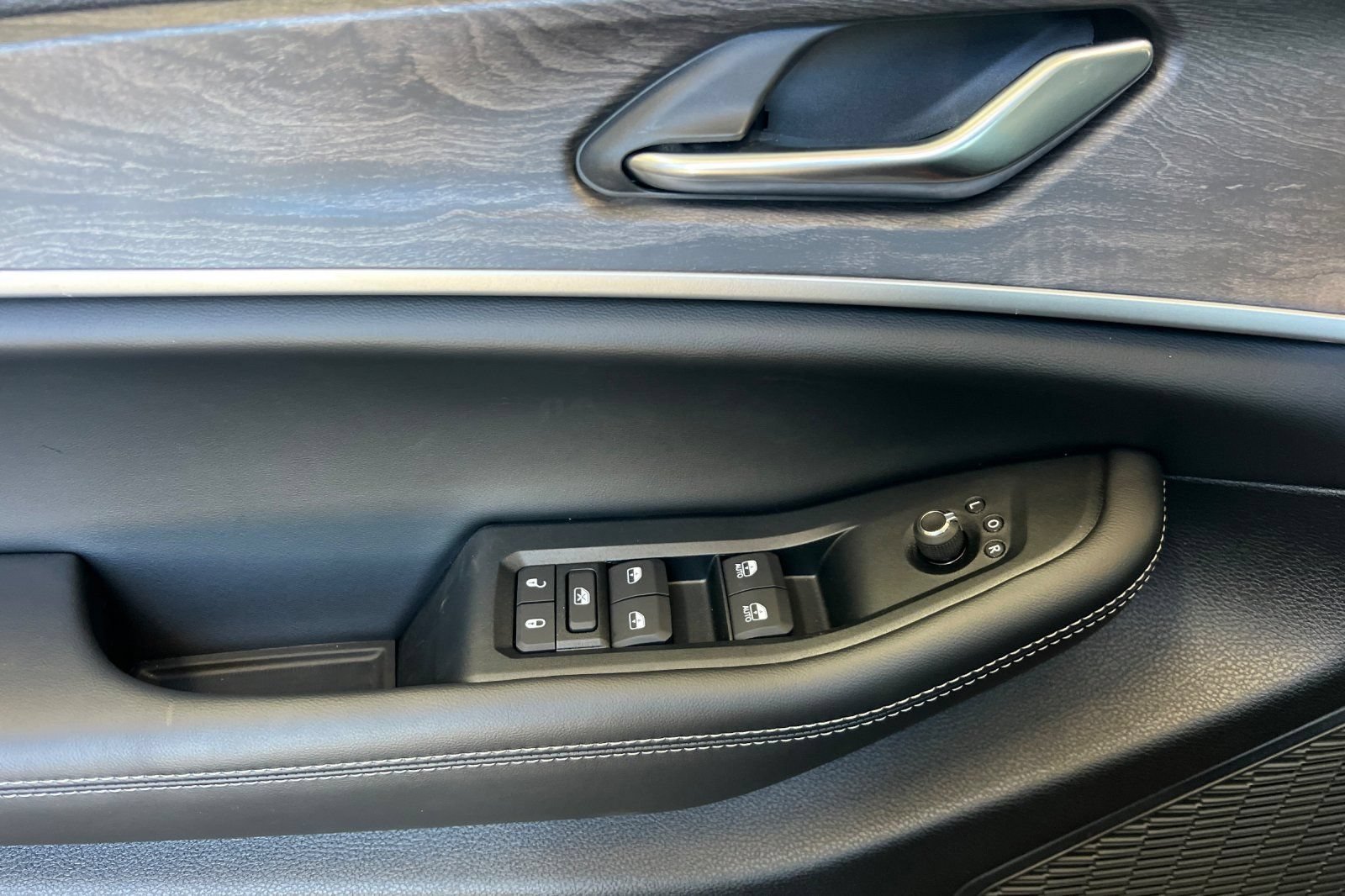 New 2026 Jeep Grand Cherokee Altitude AWD/4WD image 10