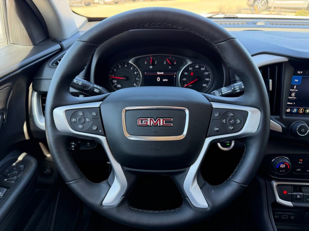 Used 2024 GMC Terrain SLT image 17
