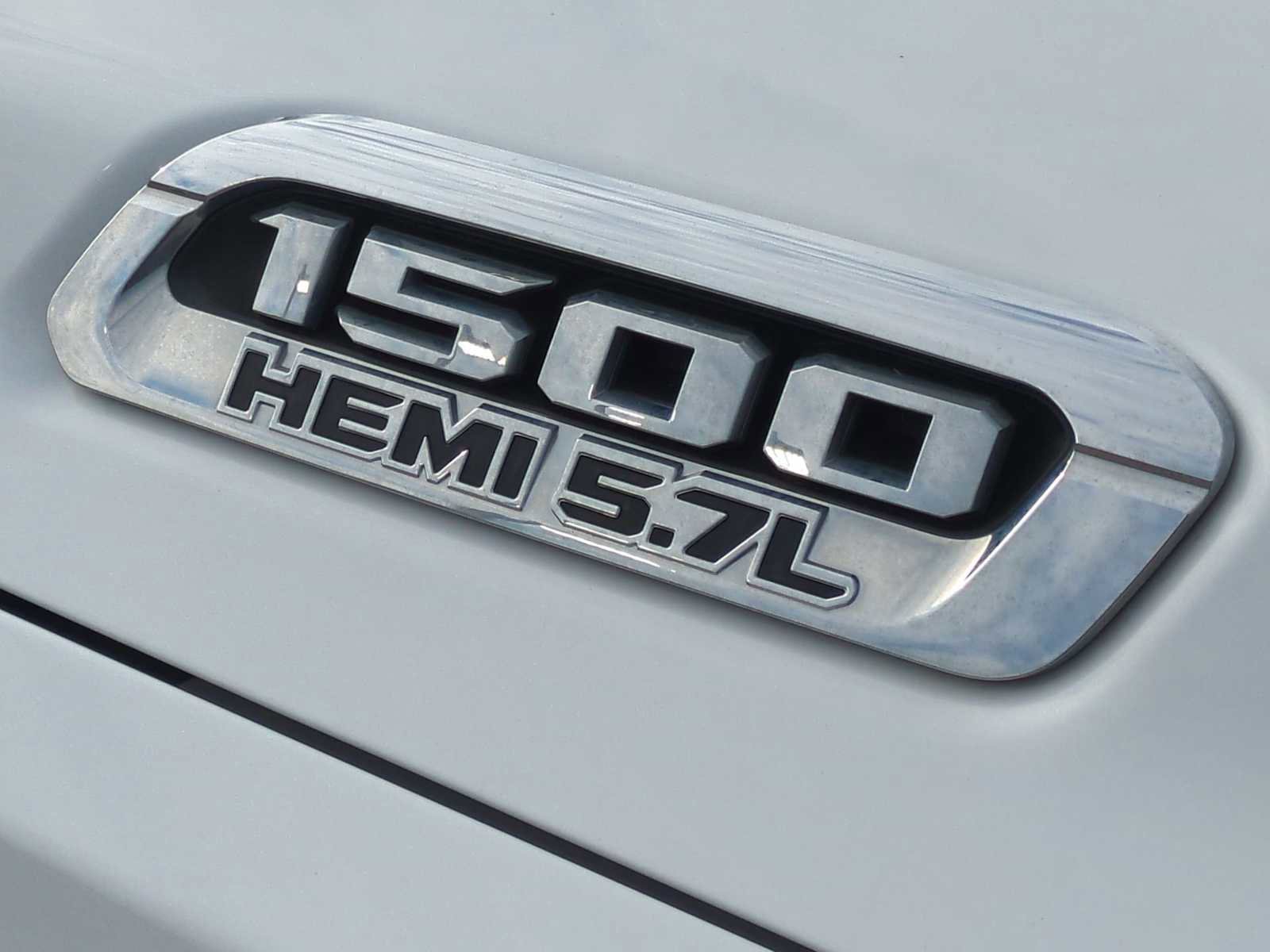 Used 2019 RAM 1500 Limited image 32