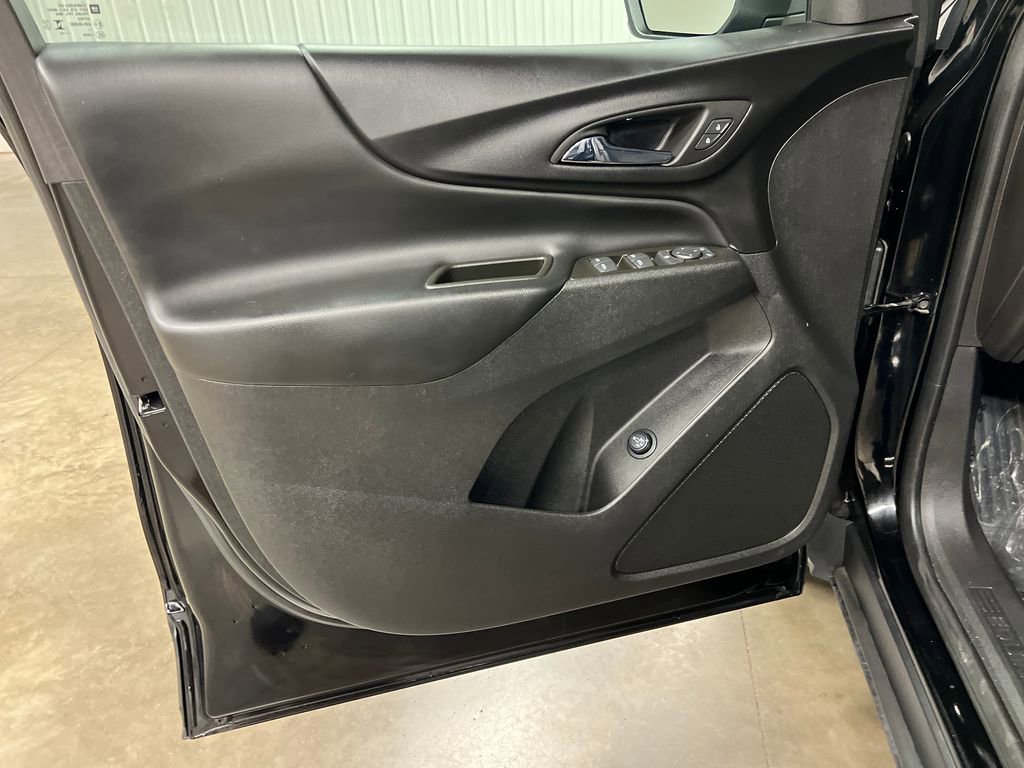 Used 2023 Chevrolet Equinox LT AWD/4WD image 15