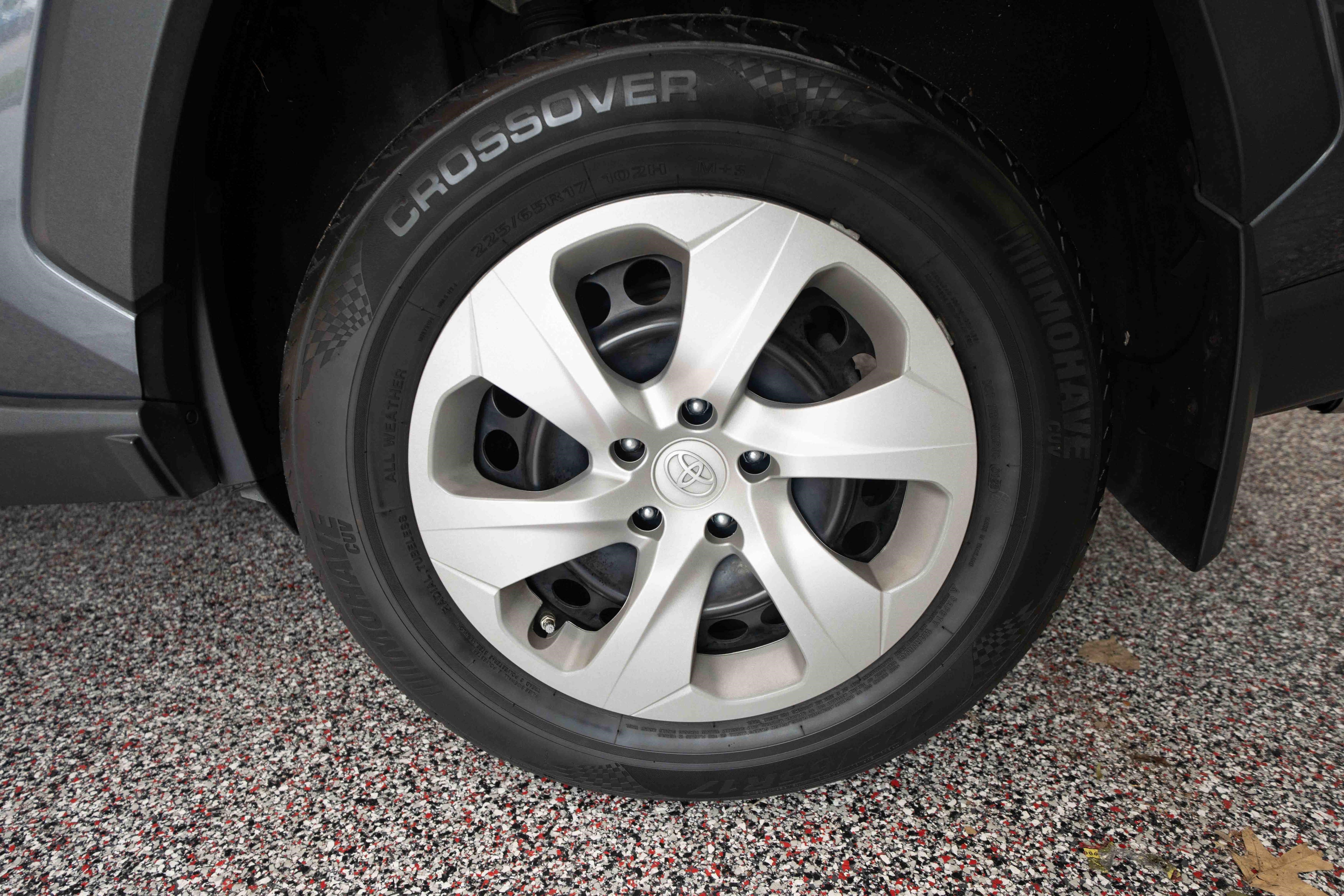 Used 2019 Toyota RAV4 LE w/ Carpet Mat Package FWD image 29