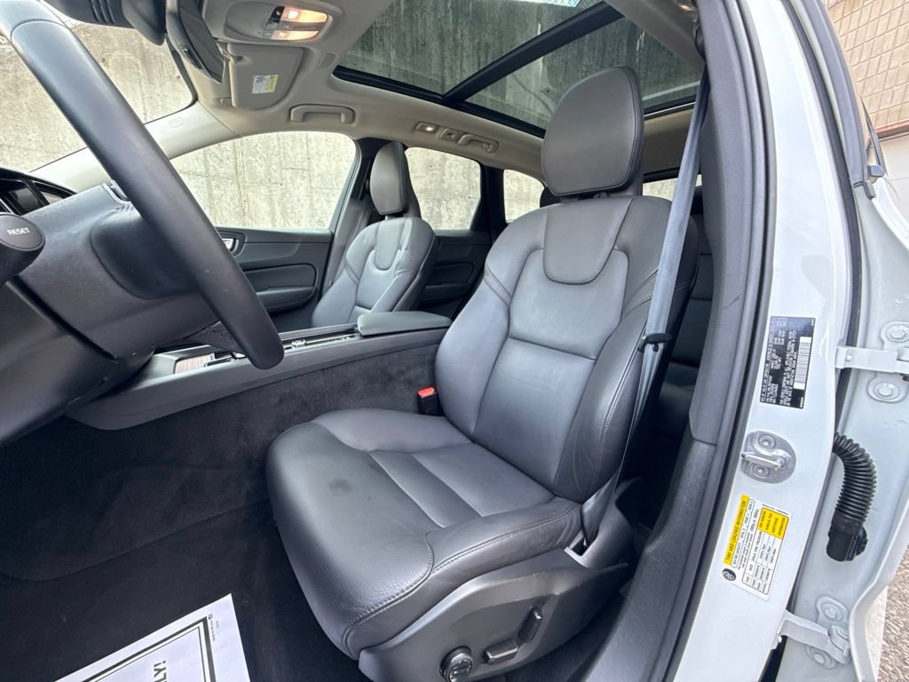 Used 2024 Volvo XC60 B5 Plus w/ Protection Package Premier AWD/4WD image 15