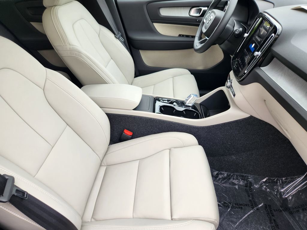 New 2026 Volvo XC40 B5 Ultra w/ Climate Package AWD/4WD image 5