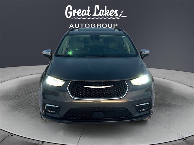 Used 2023 Chrysler Pacifica Limited image 8