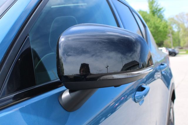 Used 2025 Volvo XC40 B5 Plus image 7