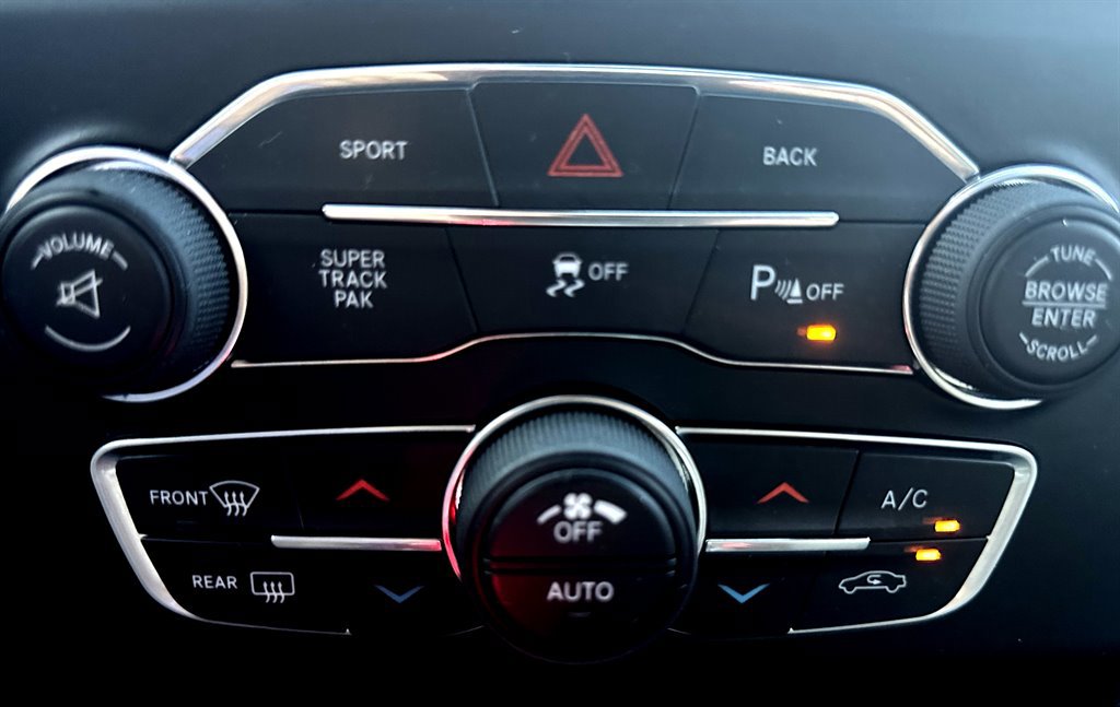 Used 2016 Dodge Charger R/T Scat Pack w/ Beats Audio Group image 17