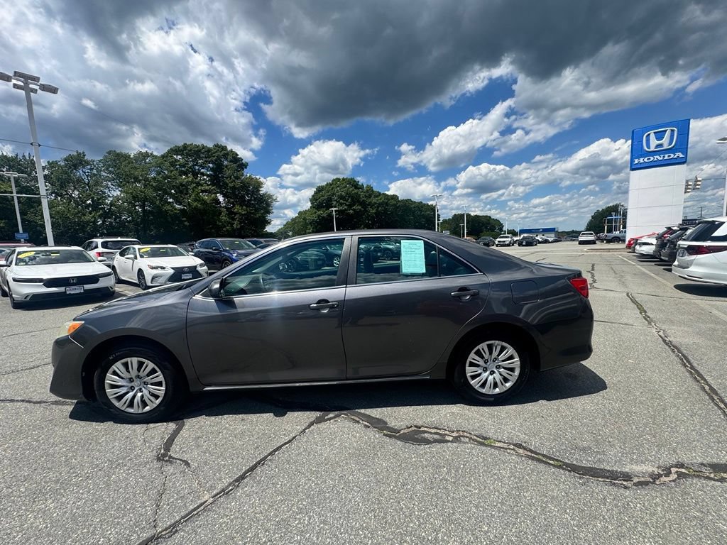 Used 2012 Toyota Camry LE FWD image 3