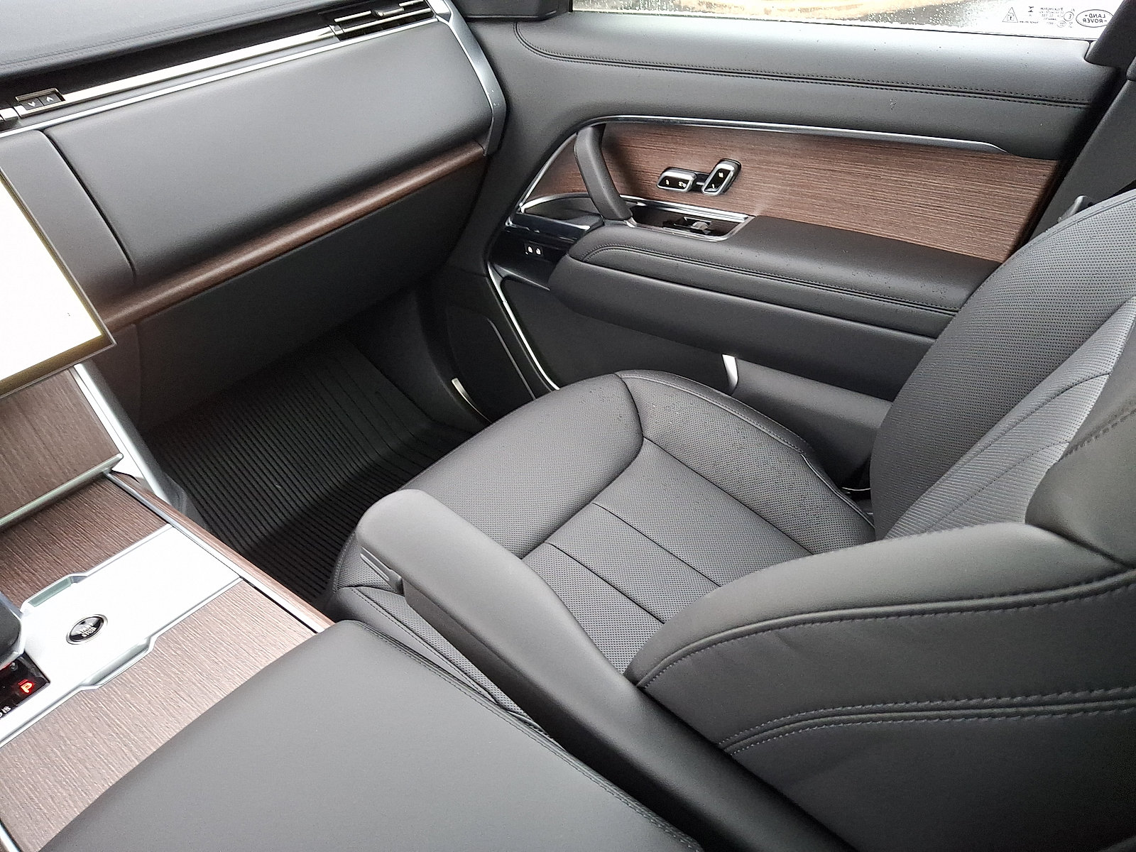 New 2026 Land Rover Range Rover SE AWD/4WD image 14