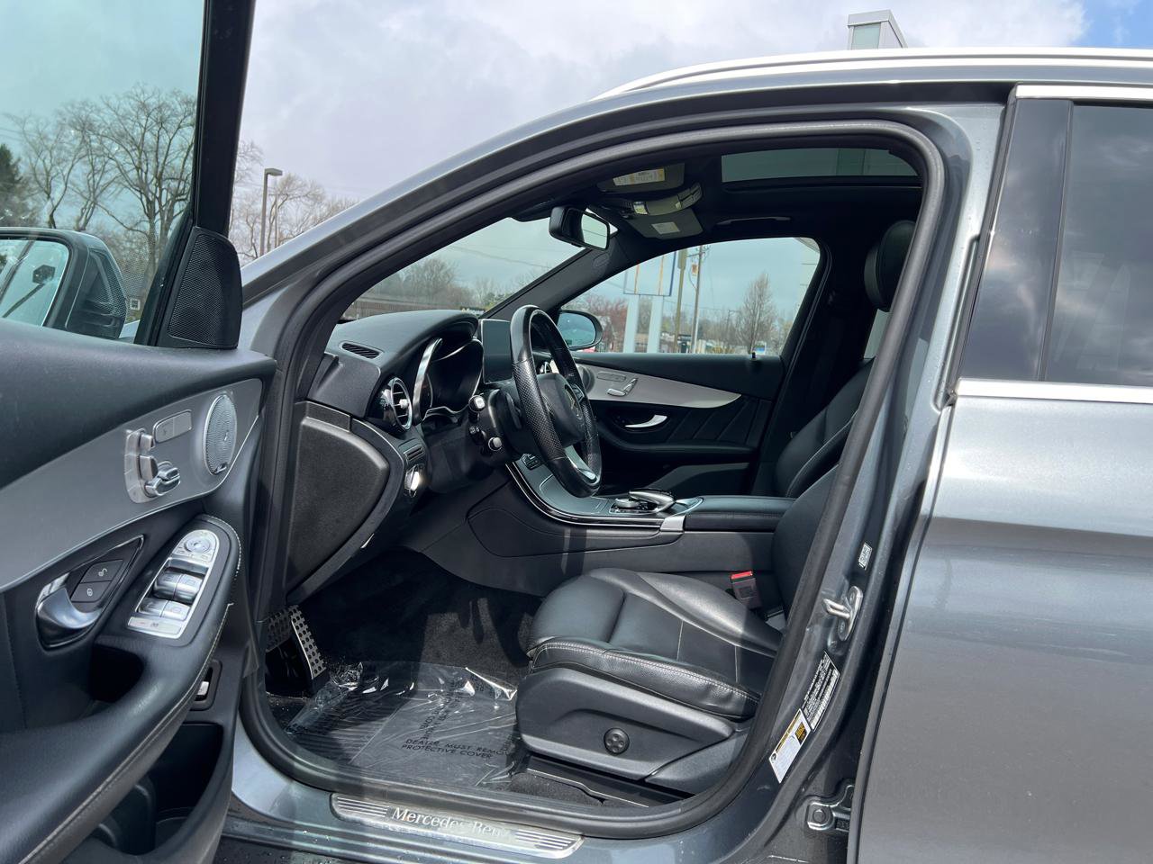 Used 2019 Mercedes-Benz GLC 300 4MATIC image 14