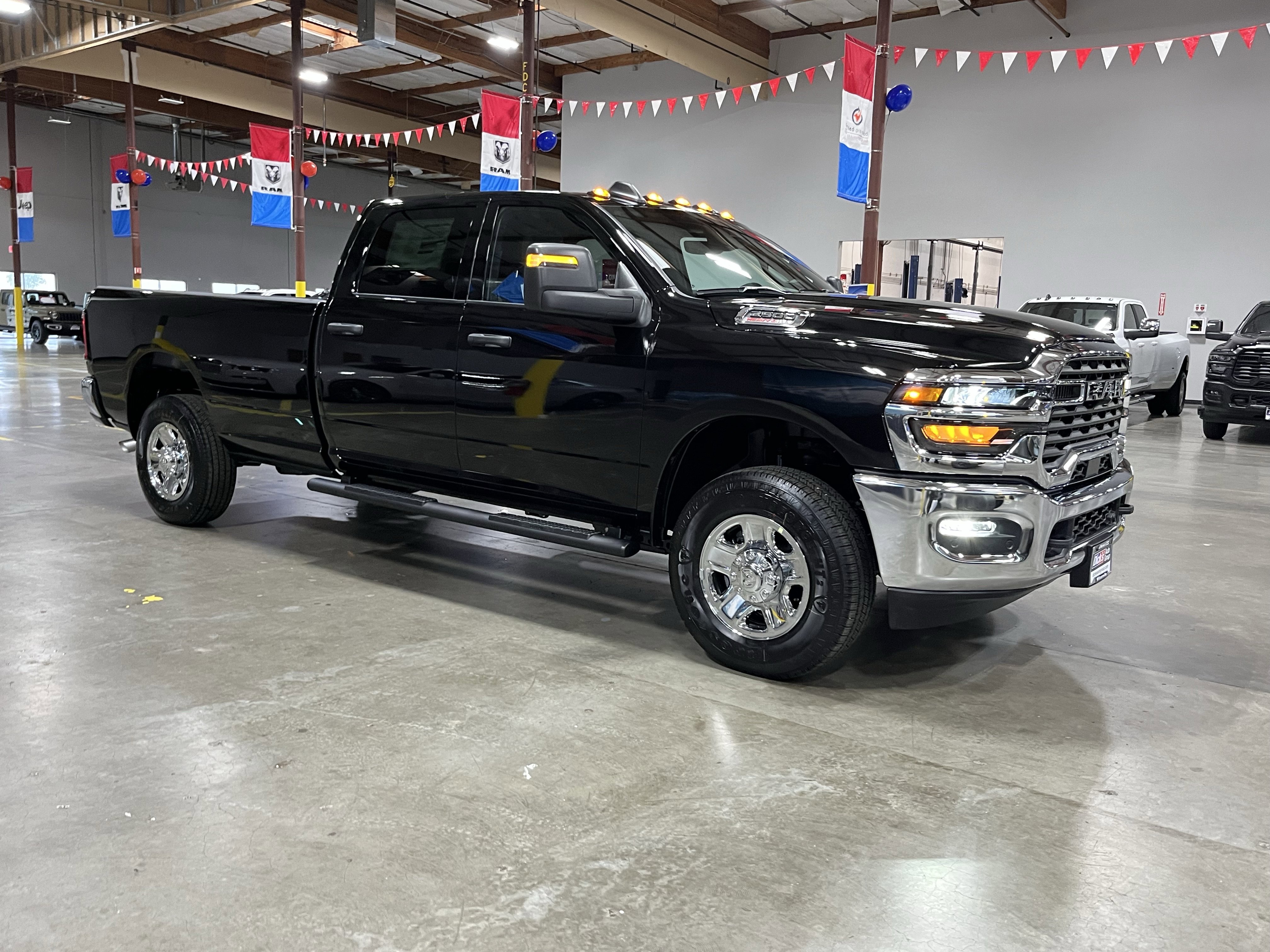 New 2026 RAM 2500 Tradesman AWD/4WD image 7