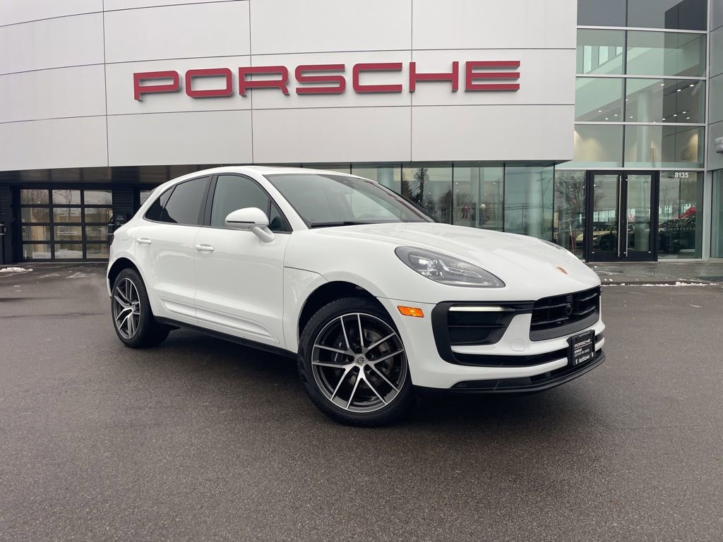Certified 2025 Porsche Macan image 9