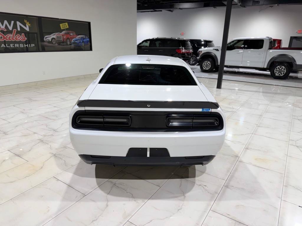 Used 2016 Dodge Challenger R/T Plus RWD image 9