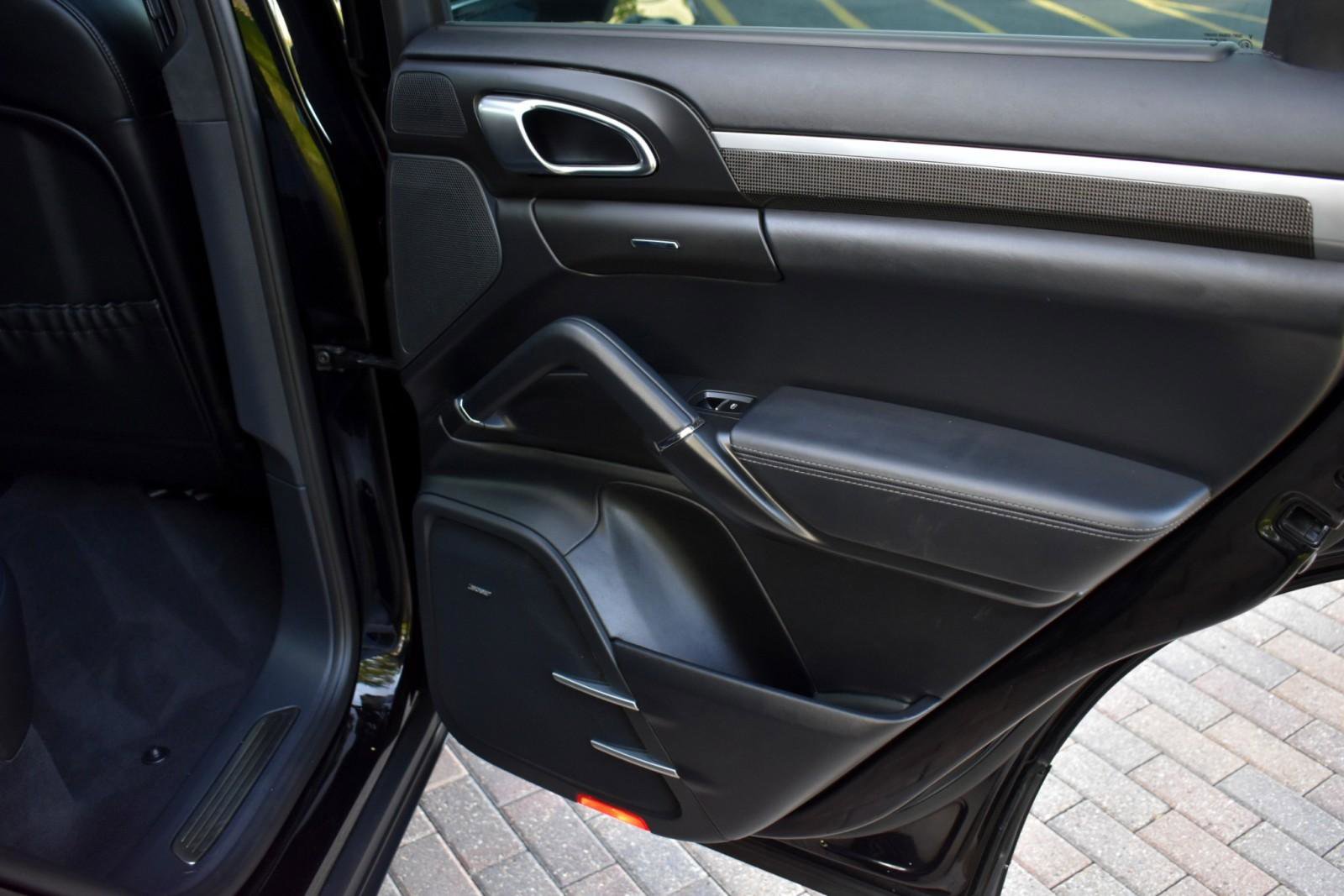 Used 2014 Porsche Cayenne Turbo w/ Comfort Plus Package (PU4) image 38