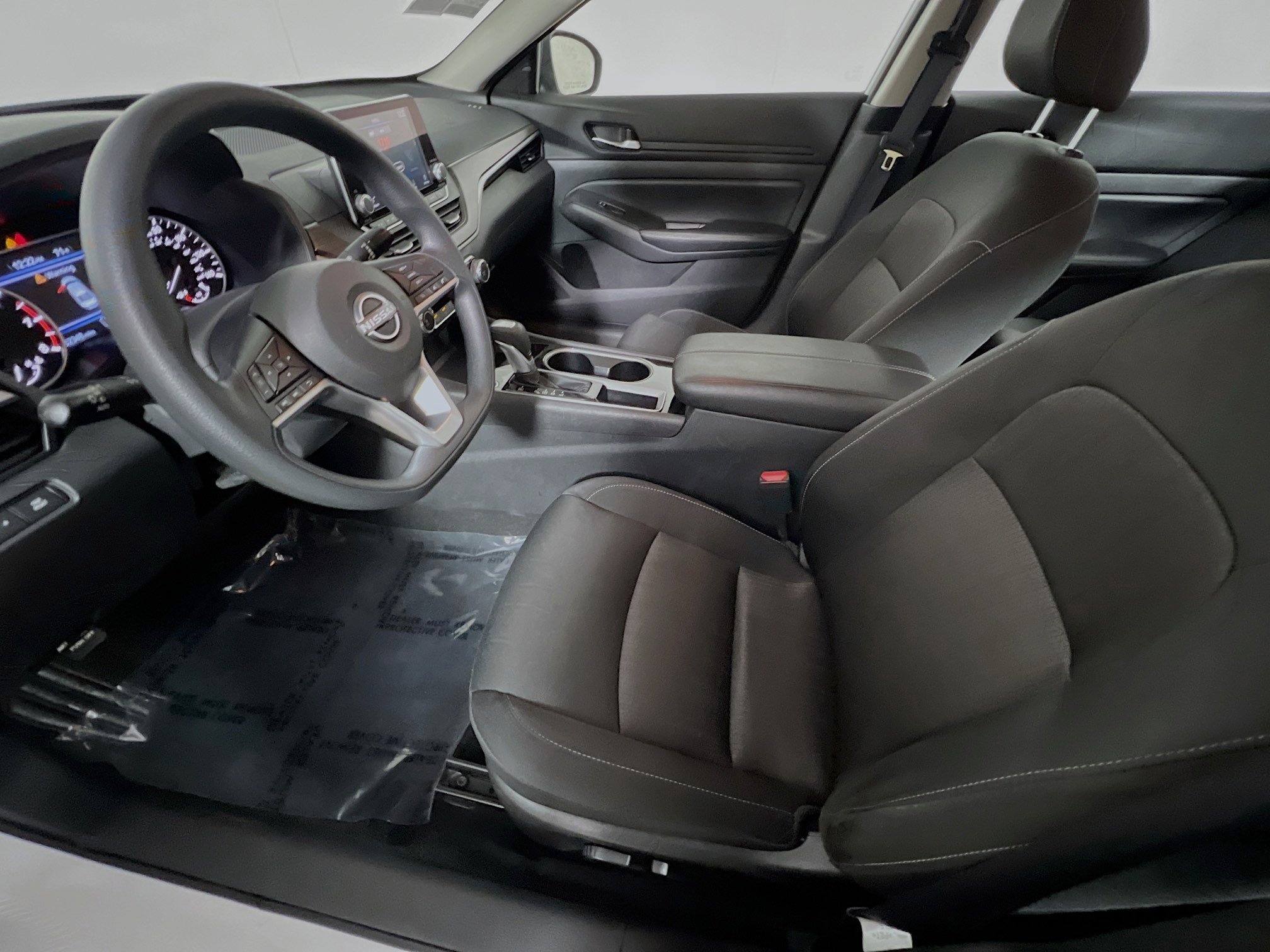 Used 2024 Nissan Altima 2.5 SV image 15