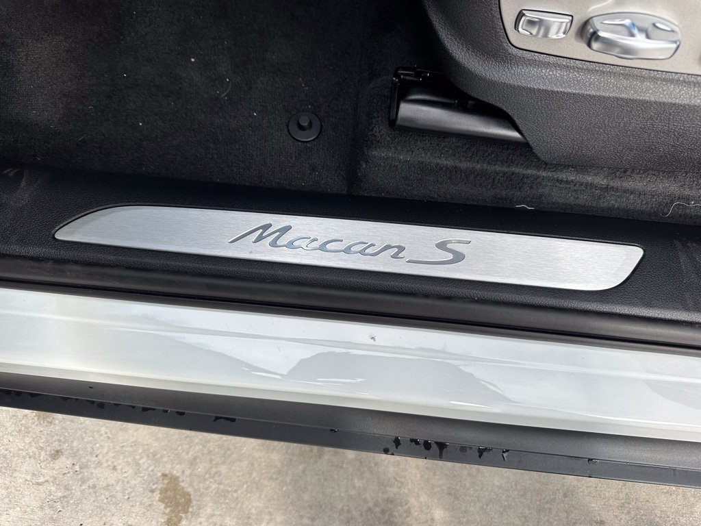 Certified 2026 Porsche Macan S AWD/4WD image 24