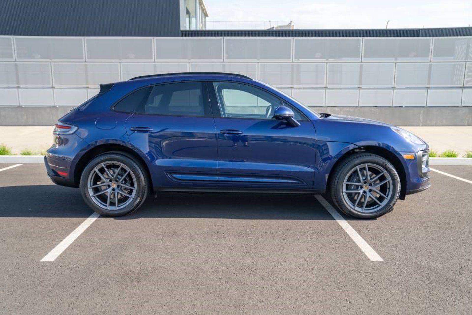 New 2026 Porsche Macan AWD/4WD image 8