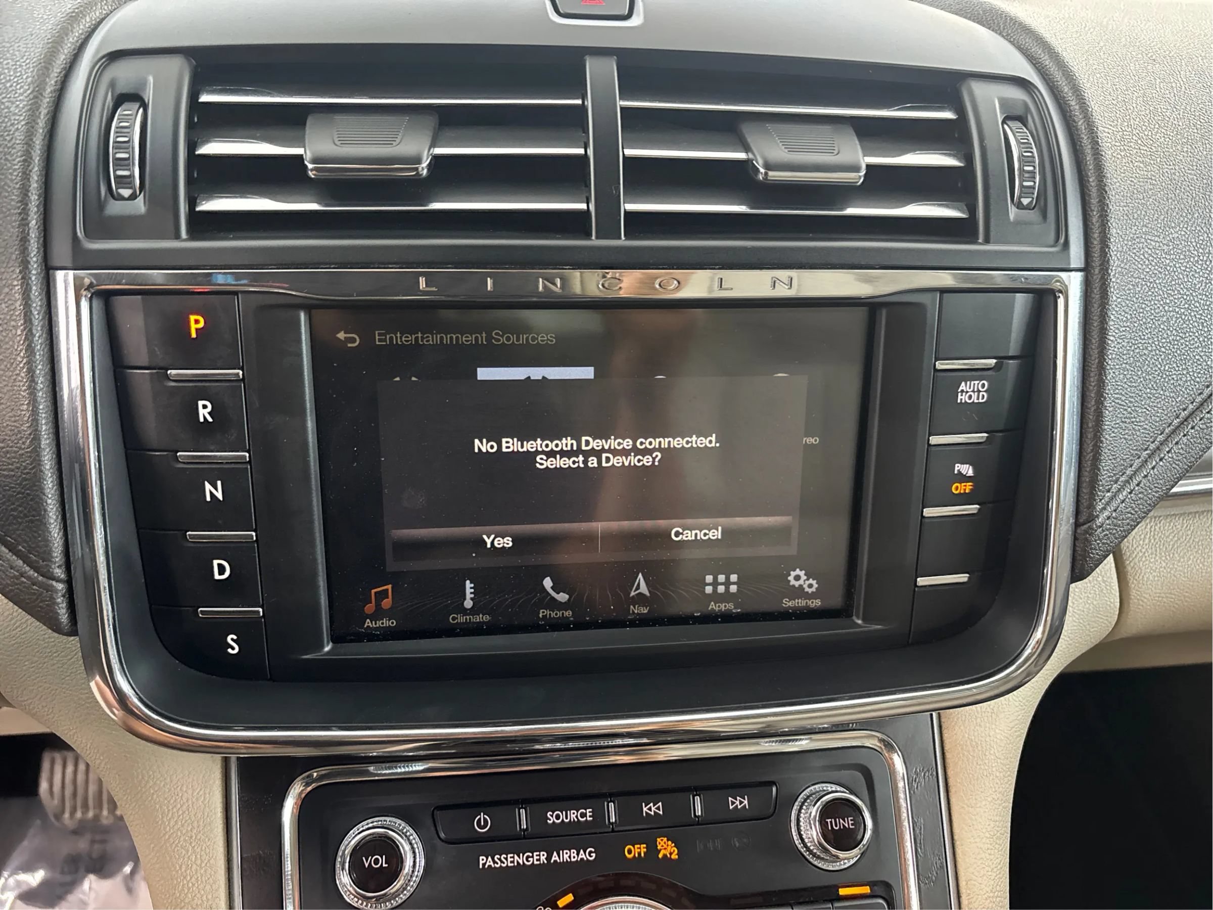 Used 2017 Lincoln Continental Select FWD image 44