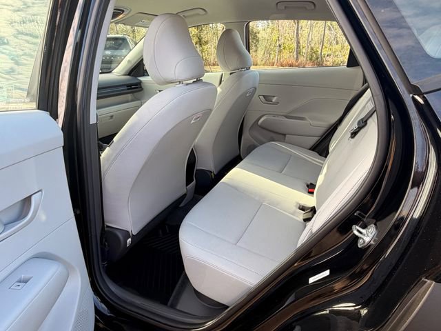 Used 2025 Hyundai Kona SE image 7