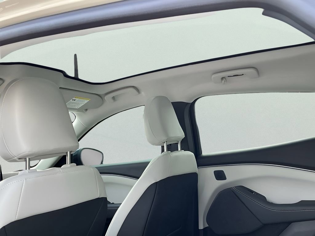 Certified 2025 Ford Mustang Mach-E Premium image 28