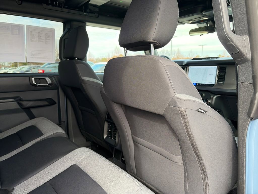 Used 2025 Ford Bronco Big Bend image 41