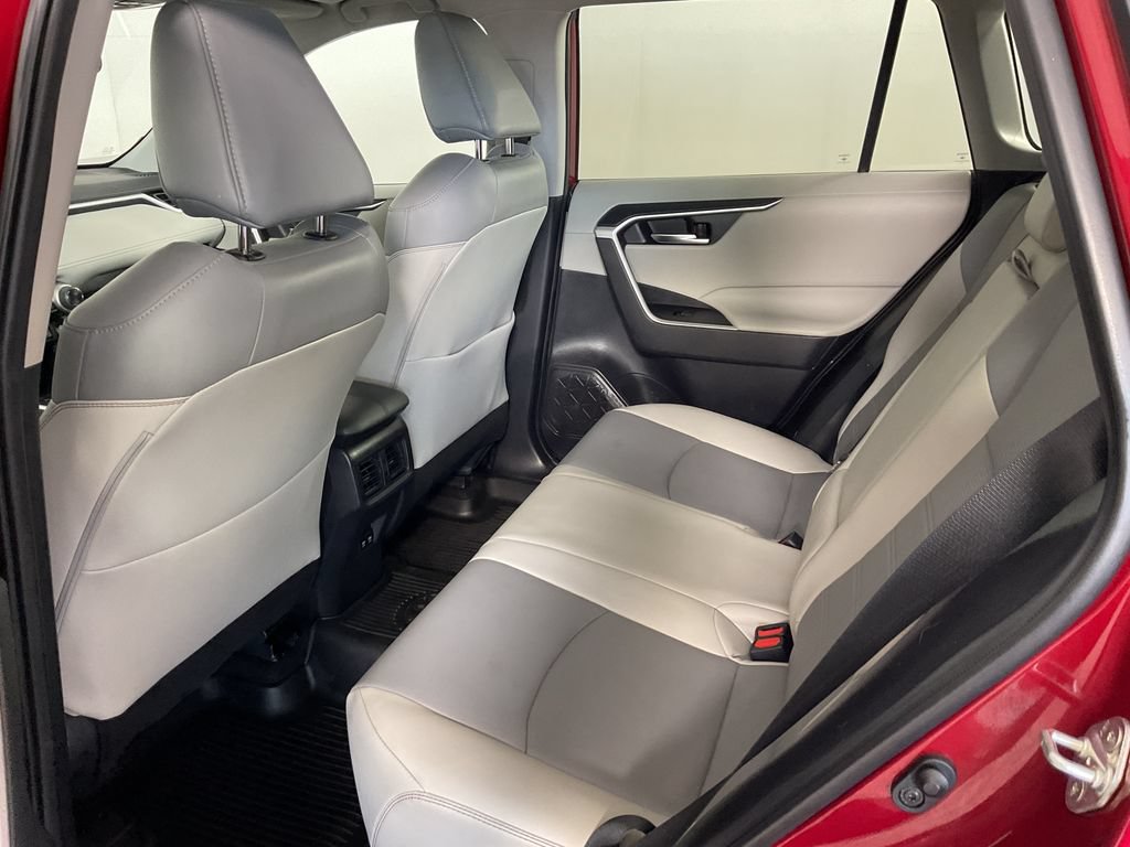 Used 2020 Toyota RAV4 XLE Premium AWD/4WD image 21