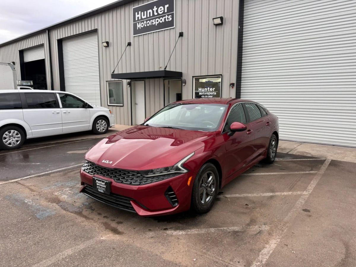 Used 2022 Kia K5 LXS FWD image 2