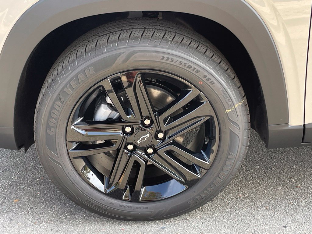 New 2026 Chevrolet Trax ACTIV w/ Driver Confidence Package FWD image 32