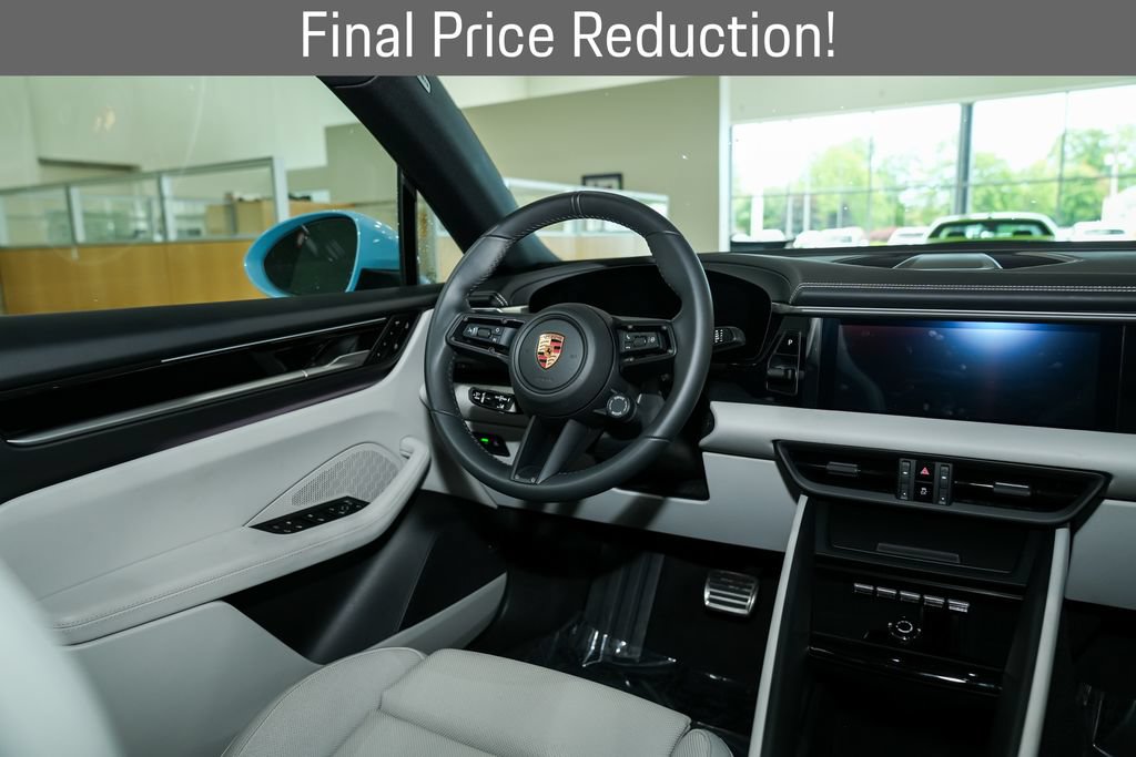 Used 2025 Porsche Macan 4S Electric AWD/4WD image 32