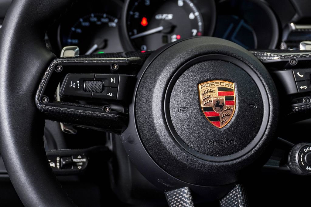 Certified 2025 Porsche Macan GTS image 20