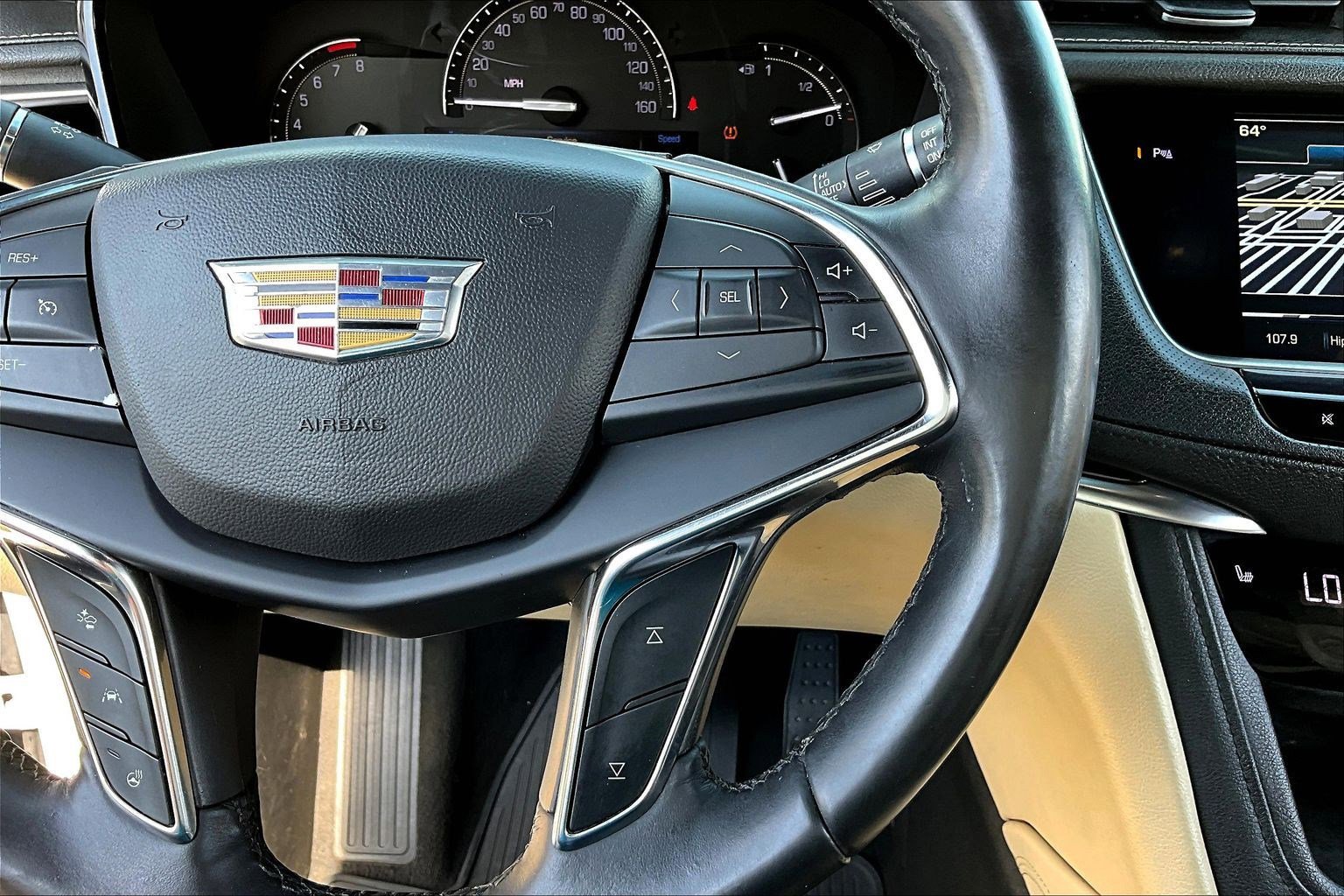 Used 2018 Cadillac XT5 Luxury w/ Driver Awareness Package image 12