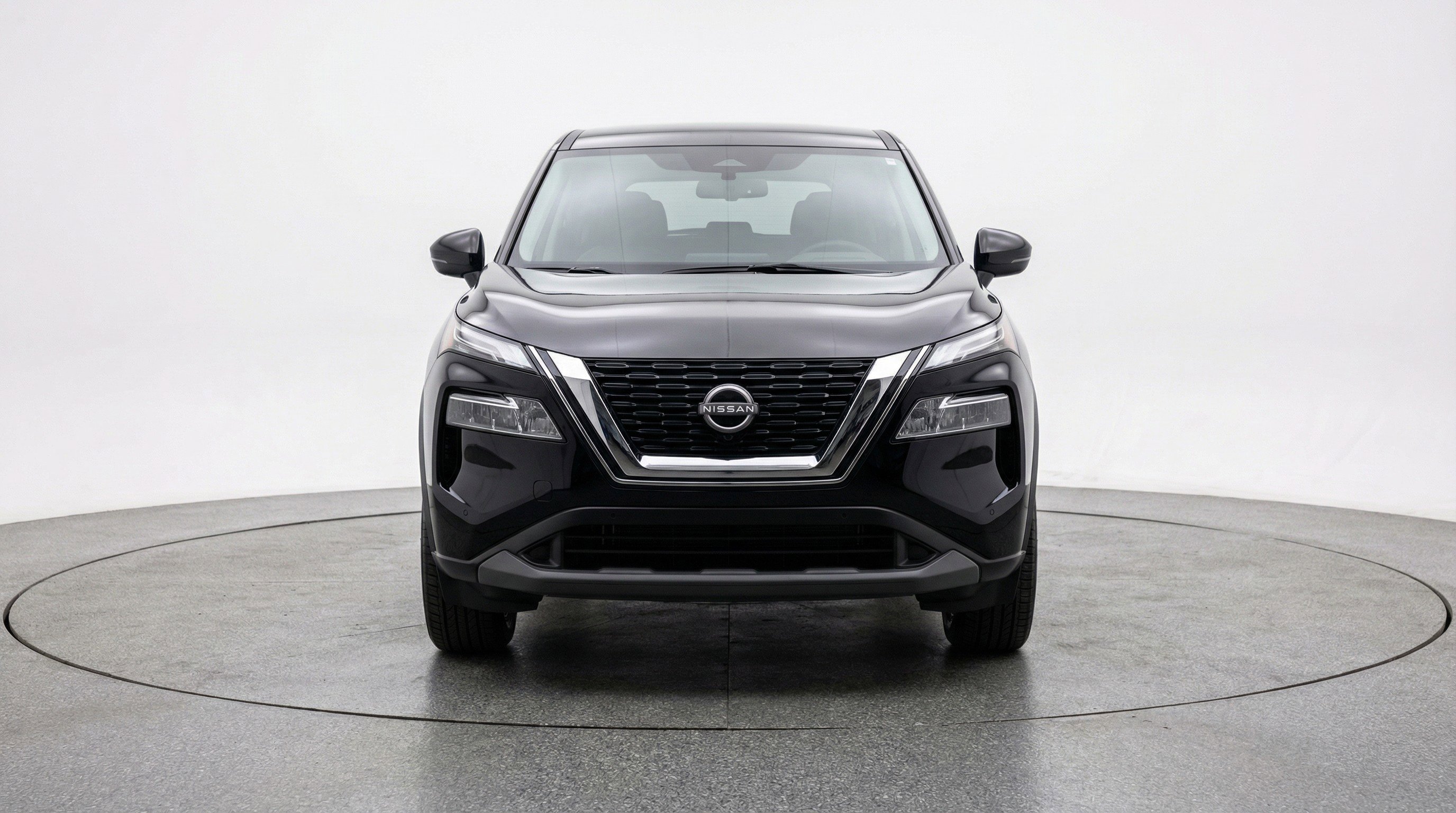 Used 2025 Nissan Rogue SV image 2