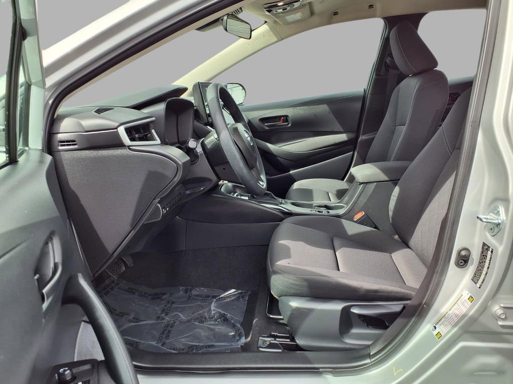 Used 2025 Toyota Corolla LE image 22