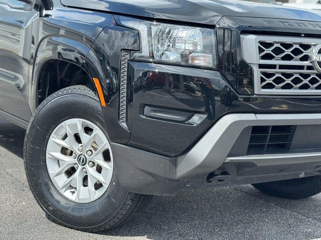 Used 2024 Nissan Frontier SV AWD/4WD image 3
