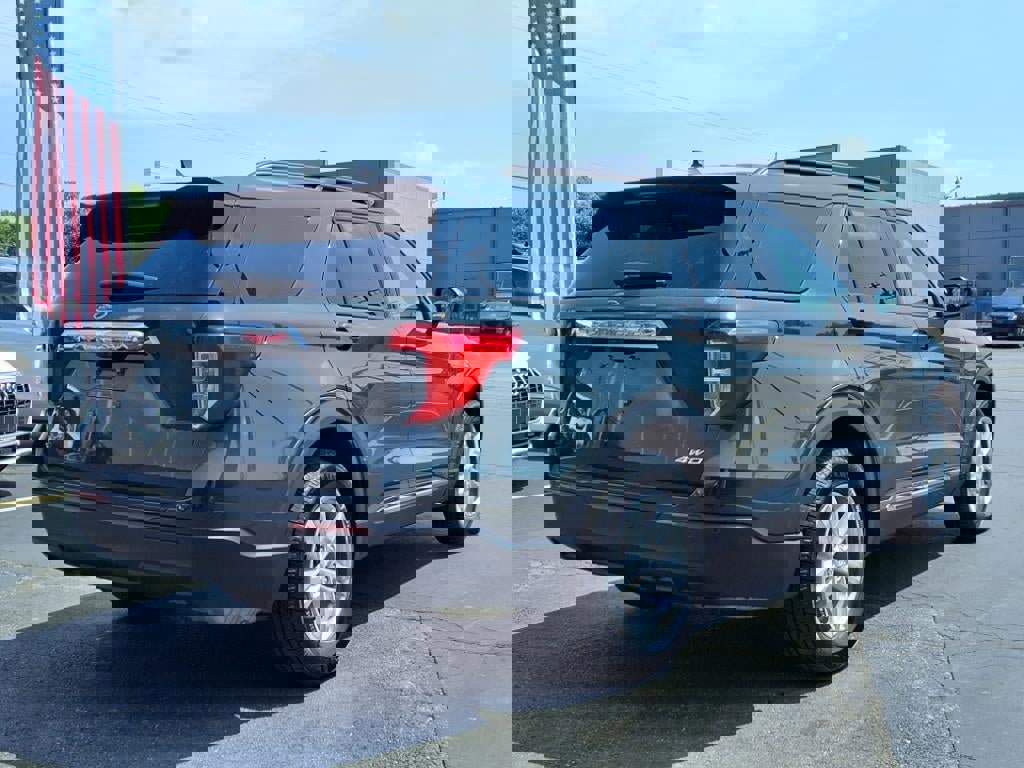 Certified 2023 Ford Explorer XLT image 6