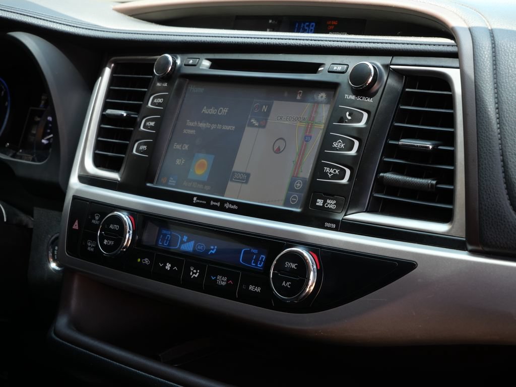 Used 2016 Toyota Highlander XLE AWD/4WD image 15