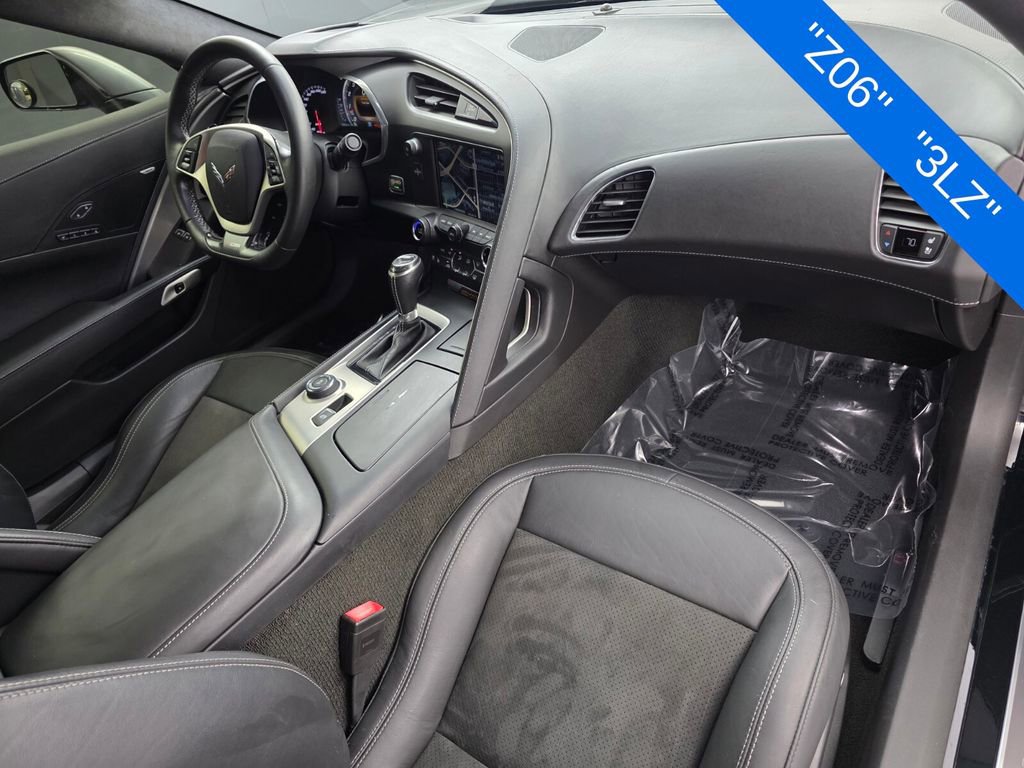 Used 2015 Chevrolet Corvette Z06 w/ 3LZ Preferred Equipment Group RWD image 28