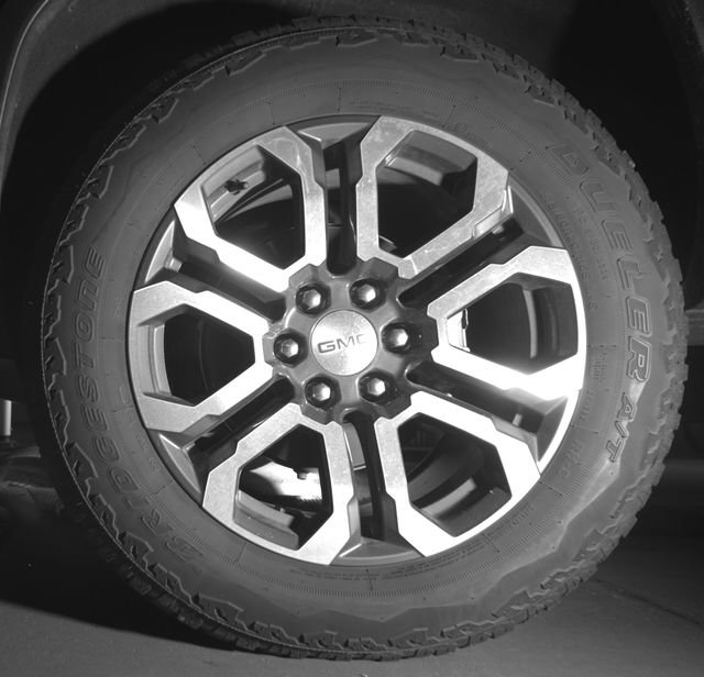 Used 2024 GMC Canyon AT4 w/ Canyon Safety Plus Package AWD/4WD image 9