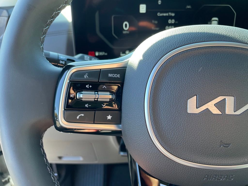 New 2026 Kia Carnival SX image 18