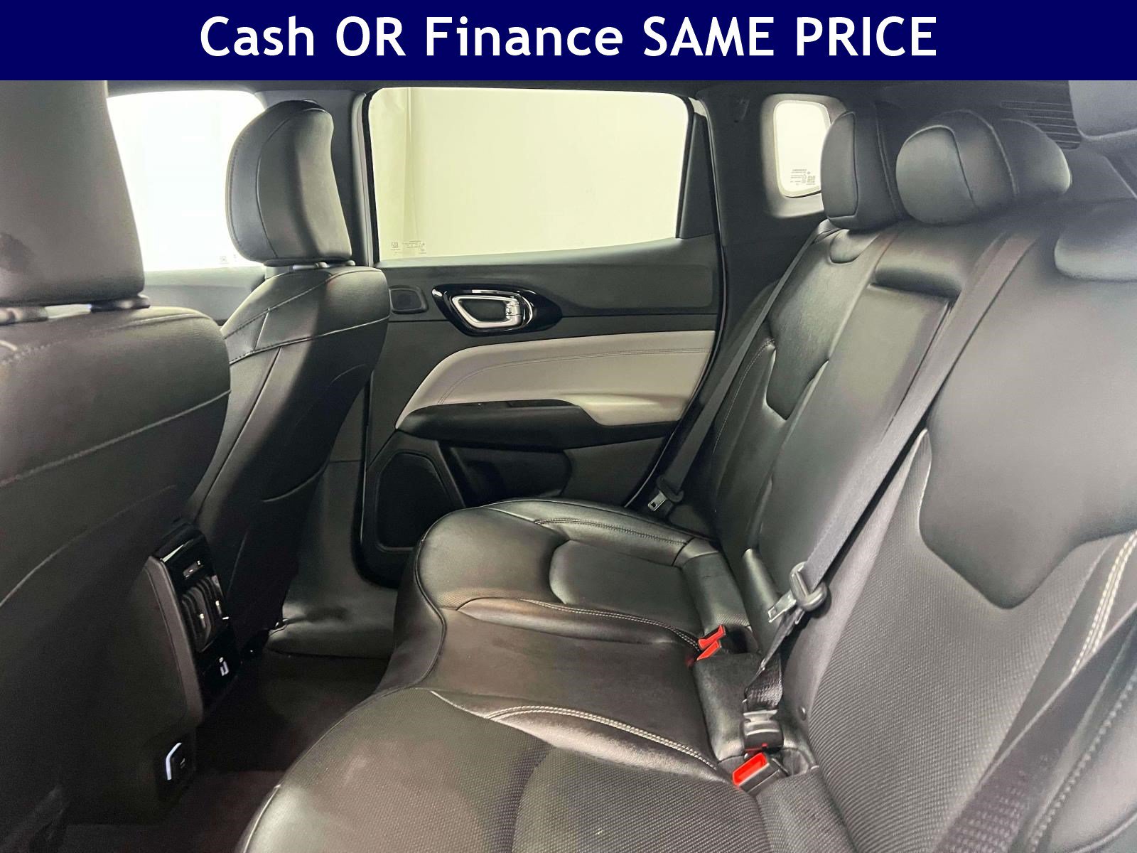 Certified 2025 Jeep Compass Limited w/ Elite Group AWD/4WD image 13