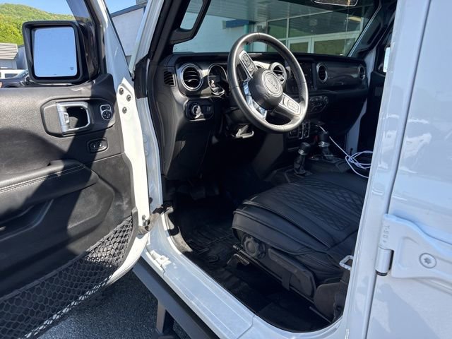 Used 2023 Jeep Gladiator Overland AWD/4WD image 3