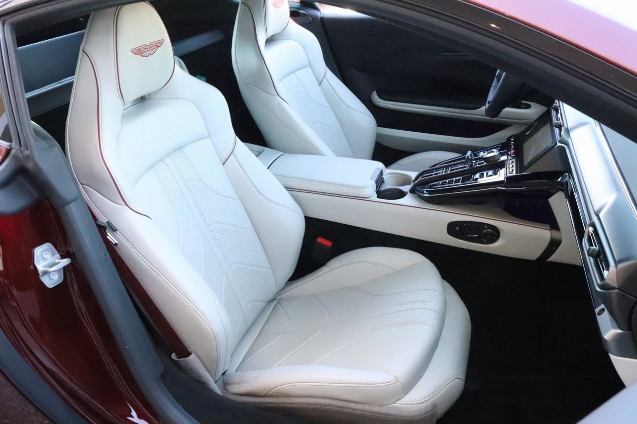 Used 2026 Aston Martin V8 Vantage Coupe image 16