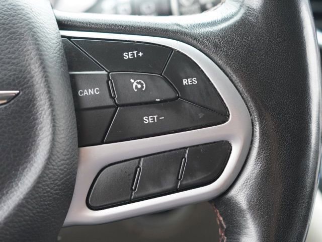 Used 2020 Chrysler Pacifica Touring-L image 20