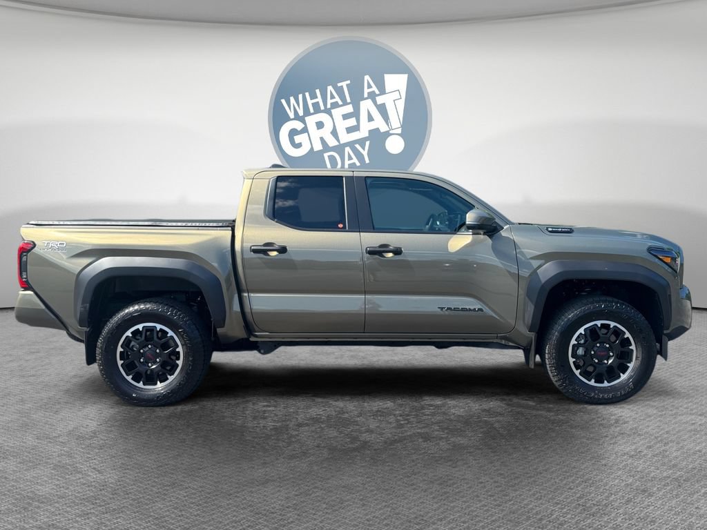 Used 2024 Toyota Tacoma TRD Off-Road w/ TRD Off Road Upgrade Package AWD/4WD image 2