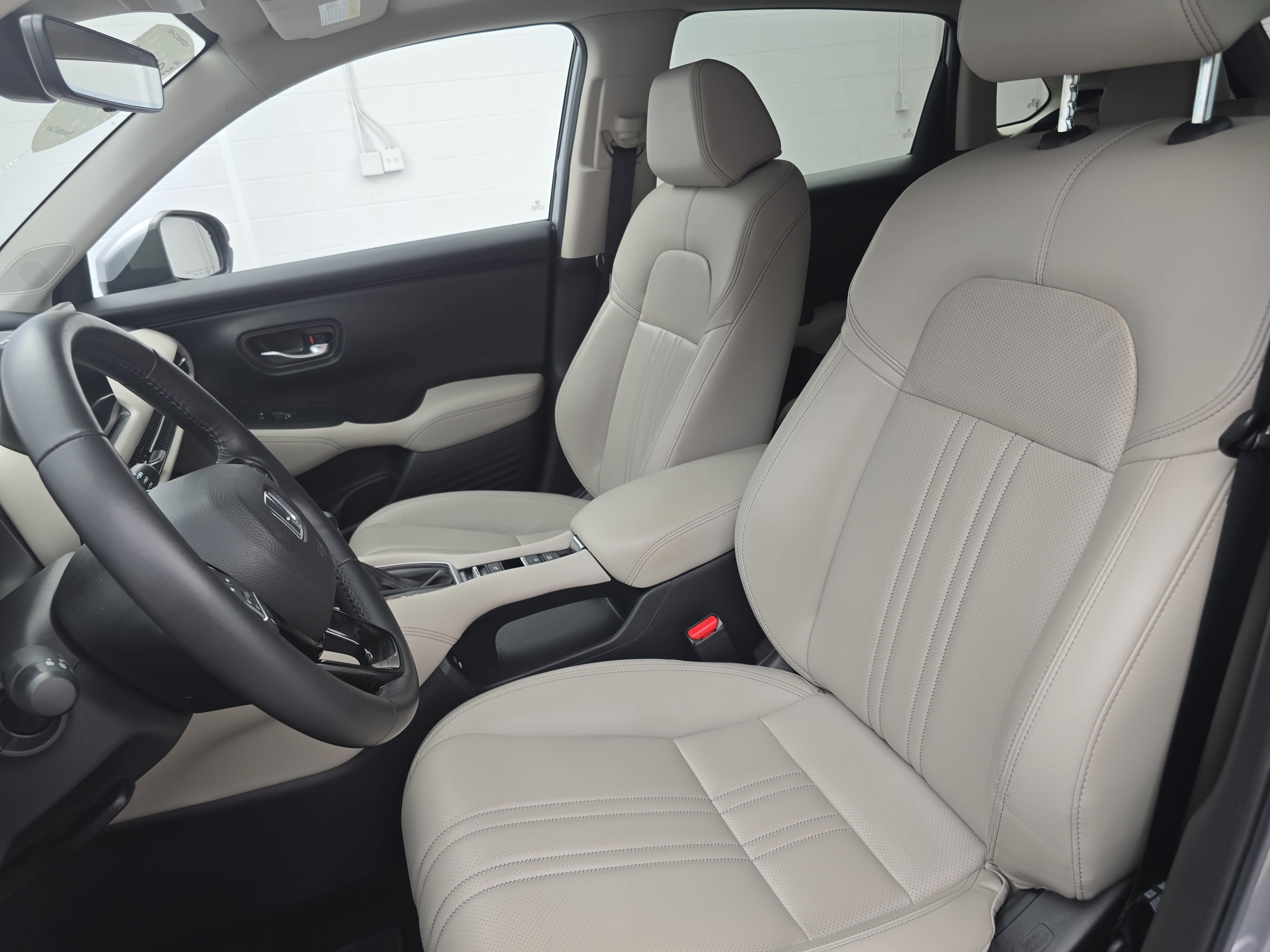 Used 2024 Honda HR-V EX-L image 16