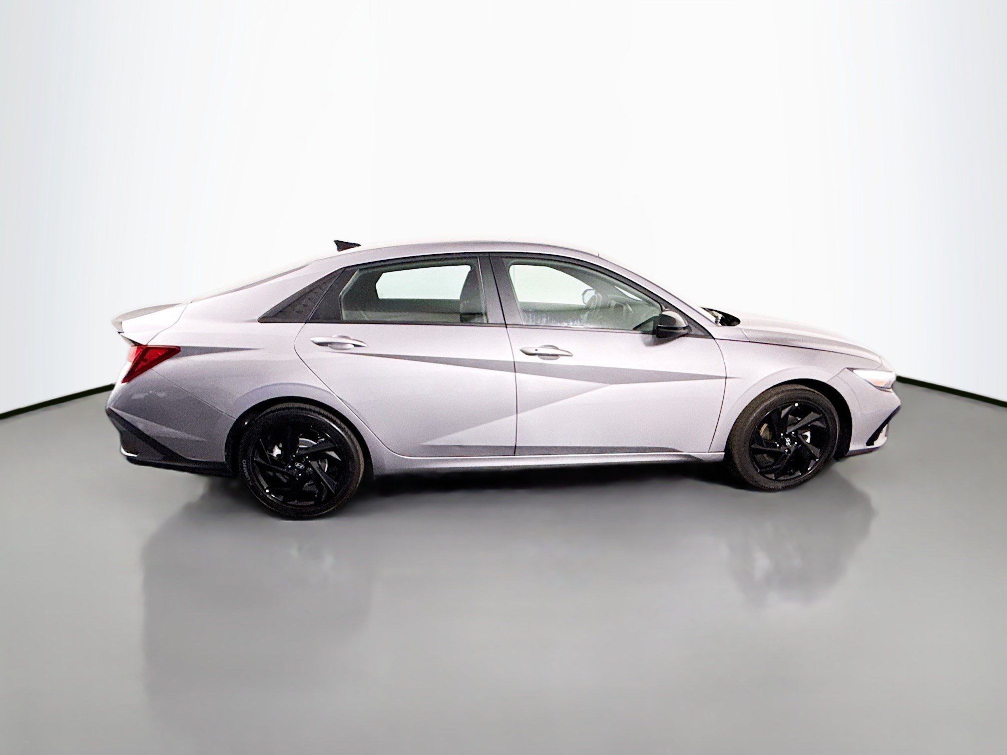 Used 2026 Hyundai Elantra Sport FWD image 11