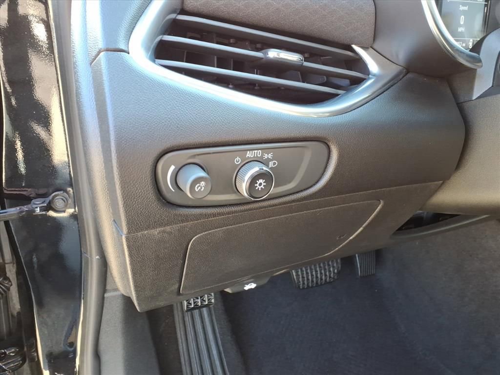 Used 2020 Chevrolet Malibu LT image 16