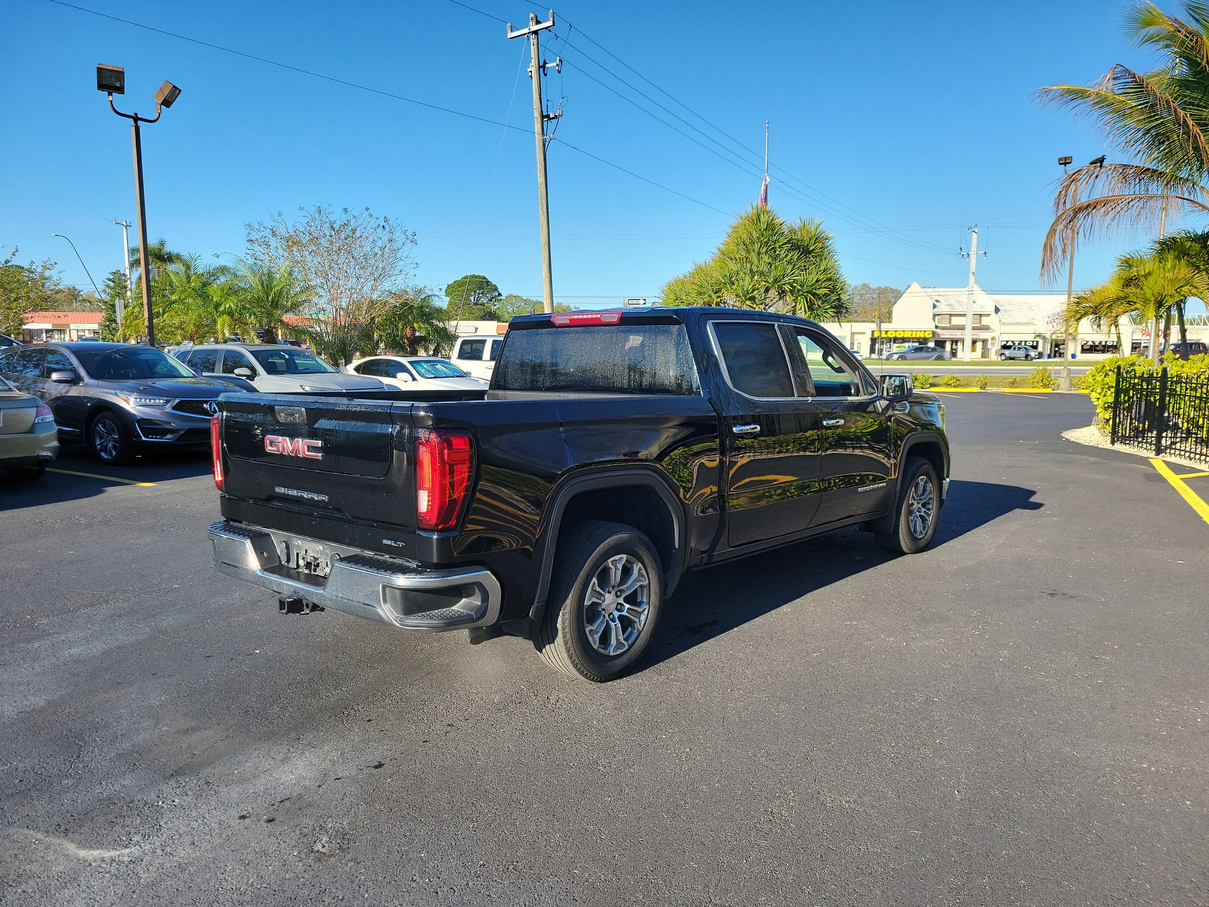 Used 2025 GMC Sierra 1500 SLT RWD image 6